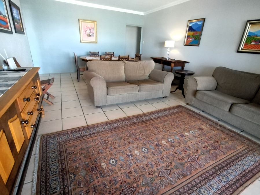 7 Bedroom Property for Sale in Wavecrest Eastern Cape